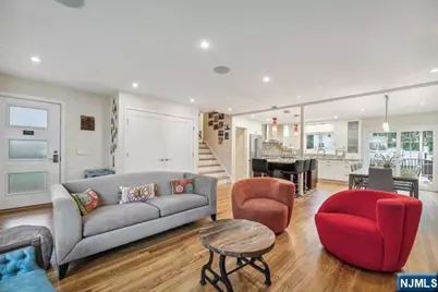 19 Center Street, Cresskill, NJ 07626 - Photo 2