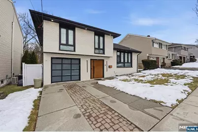 32 Luhman Terrace, Secaucus, NJ 07094 - Photo 2