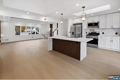 32 Luhman Terrace, Secaucus, NJ 07094 - Photo 10