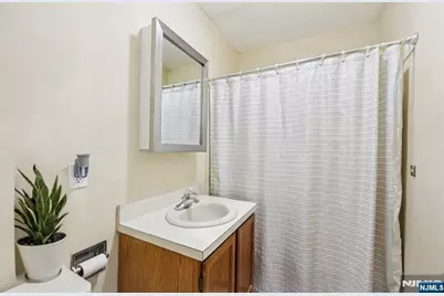 825 Riverside 204 #204, Lyndhurst Township, NJ 07071 - Photo 10