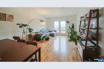 321 The Promenade, Edgewater, NJ 07020 - Photo 2