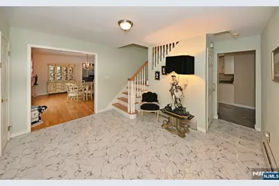 513 Lydia Lane, Wyckoff Township, NJ 07481 - Photo 2