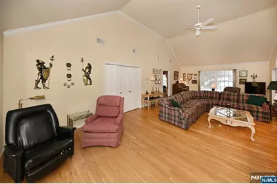 513 Lydia Lane, Wyckoff Township, NJ 07481 - Photo 8