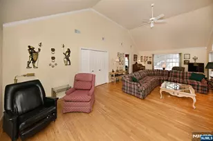 513 Lydia Ln, Wyckoff Township, NJ 07481 - Photo 8