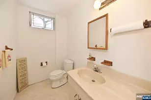 513 Lydia Ln, Wyckoff Township, NJ 07481 - Photo 28