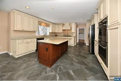 513 Lydia Lane, Wyckoff Township, NJ 07481 - Photo 10