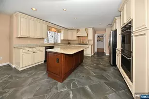 513 Lydia Ln, Wyckoff Township, NJ 07481 - Photo 10