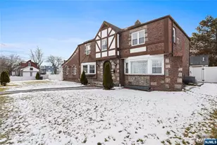 80 Glenwood Ave, Elmwood Park, NJ 07407 - Photo 2