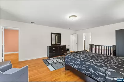 80 Glenwood Avenue, Elmwood Park, NJ 07407 - Photo 18