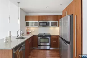 8125 River Road 4E, North Bergen, NJ 07047 - Photo 10