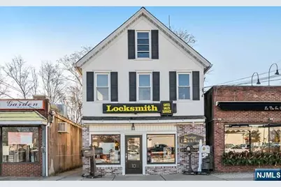 10 W Prospect Street 1 #1, Waldwick, NJ 07463 - Photo 1