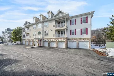 4 Cliff Road B2 #B2, Woodland Park, NJ 07424 - Photo 2