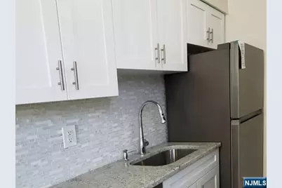 280 Undercliff Avenue 1 #1, Edgewater, NJ 07020 - Photo 8