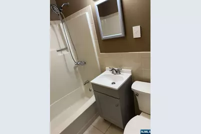 27 Summit Avenue 1 #1, Westwood, NJ 07675 - Photo 10