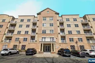 2205 Windsor Park Ct 205, Englewood, NJ 07631 - Photo 4