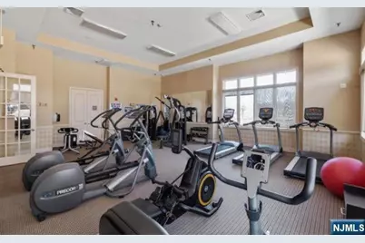 2205 Windsor Park Court 205 #205, Englewood, NJ 07631 - Photo 18