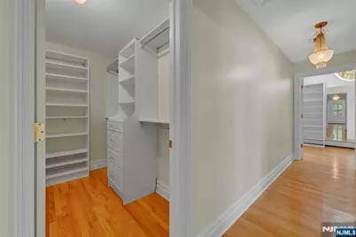501 Clinton Avenue, Wyckoff Township, NJ 07481 - Photo 22
