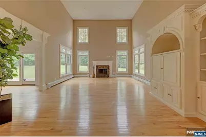 501 Clinton Avenue, Wyckoff Township, NJ 07481 - Photo 4