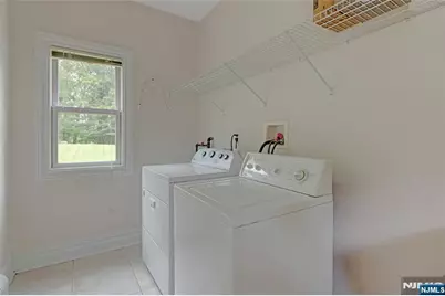 501 Clinton Avenue, Wyckoff Township, NJ 07481 - Photo 30