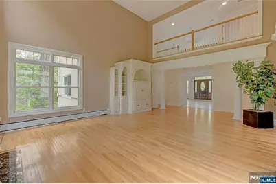 501 Clinton Avenue, Wyckoff Township, NJ 07481 - Photo 6