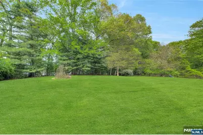 501 Clinton Avenue, Wyckoff Township, NJ 07481 - Photo 32