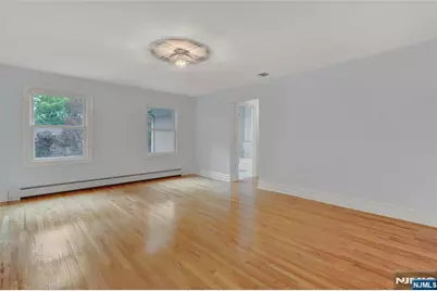 501 Clinton Avenue, Wyckoff Township, NJ 07481 - Photo 24