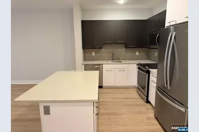 2150 N Central Road 603 #603, Fort Lee, NJ 07024 - Photo 4