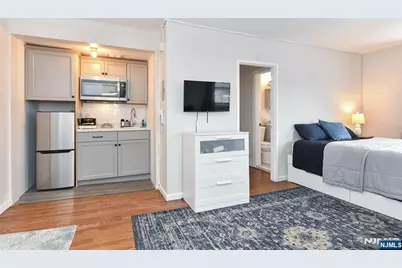 3020-3030 Edwin Avenue 5 H #5 H, Fort Lee, NJ 07024 - Photo 4