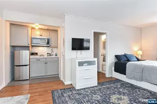 3020-3030 Edwin Ave 5 H, Fort Lee, NJ 07024 - Photo 2