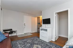 3020-3030 Edwin Ave 5 H, Fort Lee, NJ 07024 - Photo 6