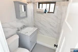 3020-3030 Edwin Ave 5 H, Fort Lee, NJ 07024 - Photo 4