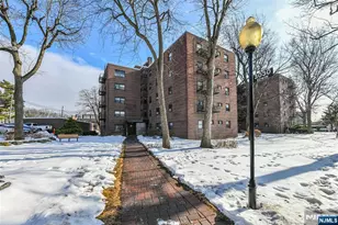 3020-3030 Edwin Ave 5 H, Fort Lee, NJ 07024 - Photo 1