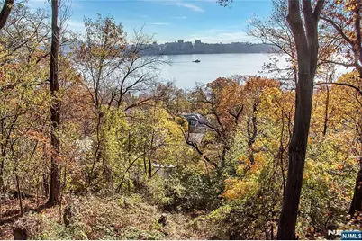 1470 Palisade Terrace, Fort Lee, NJ 07024 - Photo 22