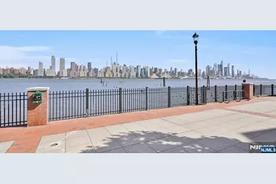 273 Roslyn Court, West New York, NJ 07093 - Photo 36