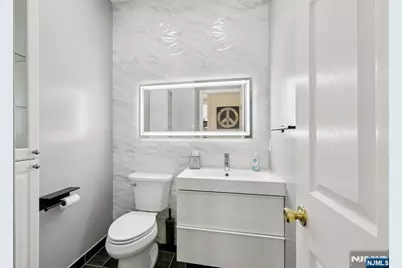 273 Roslyn Court, West New York, NJ 07093 - Photo 12