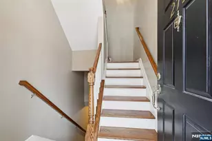 273 Roslyn Ct, West New York, NJ 07093 - Photo 4