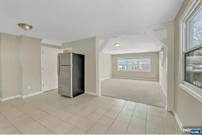 8 Iroquois Avenue, Oakland, NJ 07436 - Photo 12