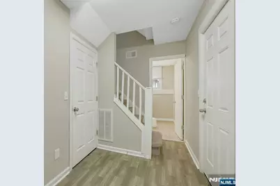 8 Iroquois Avenue, Oakland, NJ 07436 - Photo 16