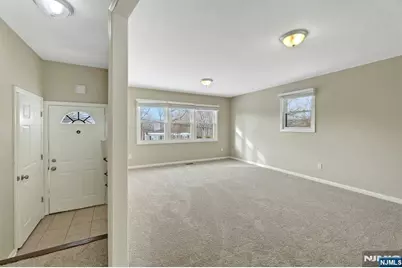 8 Iroquois Avenue, Oakland, NJ 07436 - Photo 4