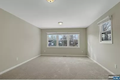 8 Iroquois Avenue, Oakland, NJ 07436 - Photo 14