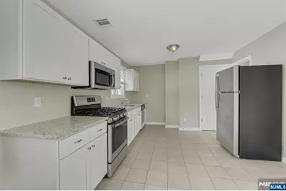 8 Iroquois Avenue, Oakland, NJ 07436 - Photo 10