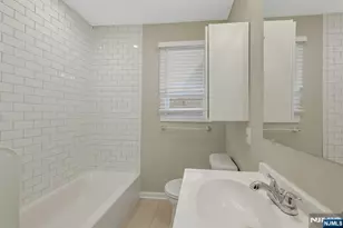 8 Iroquois Ave, Oakland, NJ 07436 - Photo 22