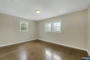 8 Iroquois Ave, Oakland, NJ 07436 - Photo 18