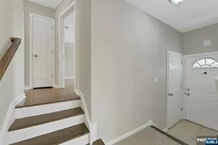 8 Iroquois Ave, Oakland, NJ 07436 - Photo 16