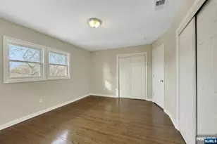 8 Iroquois Ave, Oakland, NJ 07436 - Photo 18