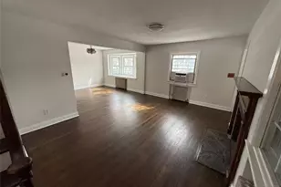 75 Elmwood Dr, Elmwood Park, NJ 07407 - Photo 4