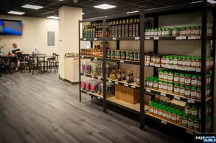 555 North Ave 6N, Fort Lee, NJ 07024 - Photo 18