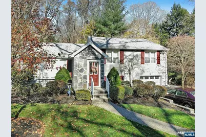 9 Lockwood Lane, Closter, NJ 07624 - Photo 2