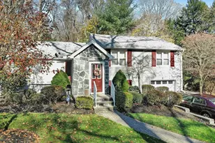 9 Lockwood Ln, Closter, NJ 07624 - Photo 2