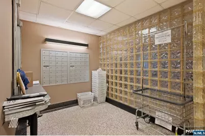 2160 Center Avenue 4U #4U, Fort Lee, NJ 07024 - Photo 8